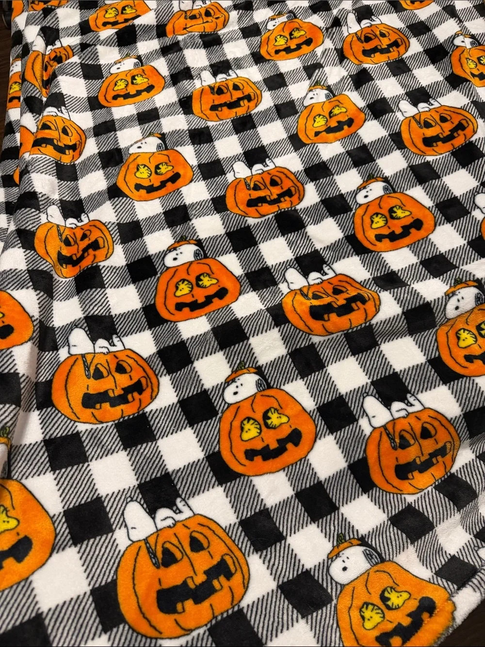 Snoopy Peanuts Halloween Pumpkin Fleece Throw Blanket - Orange & Black